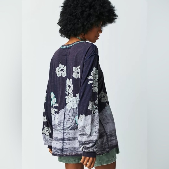 NWT We The Free Crashing Waves Tee Size: S - Picture 4 of 10